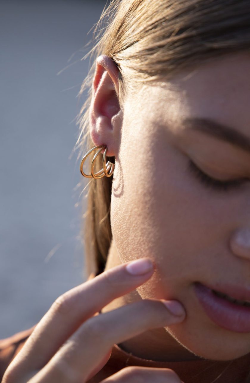 Bandhu - Wire earrings - Gold